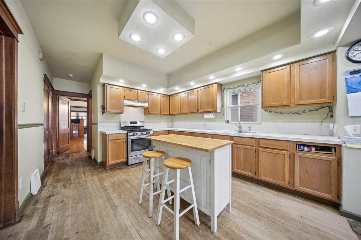 1906 S 58th Avenue Property Photo 9