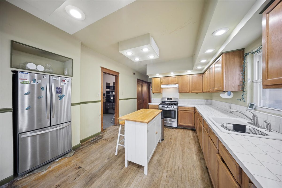 1906 S 58th Avenue Property Photo 10