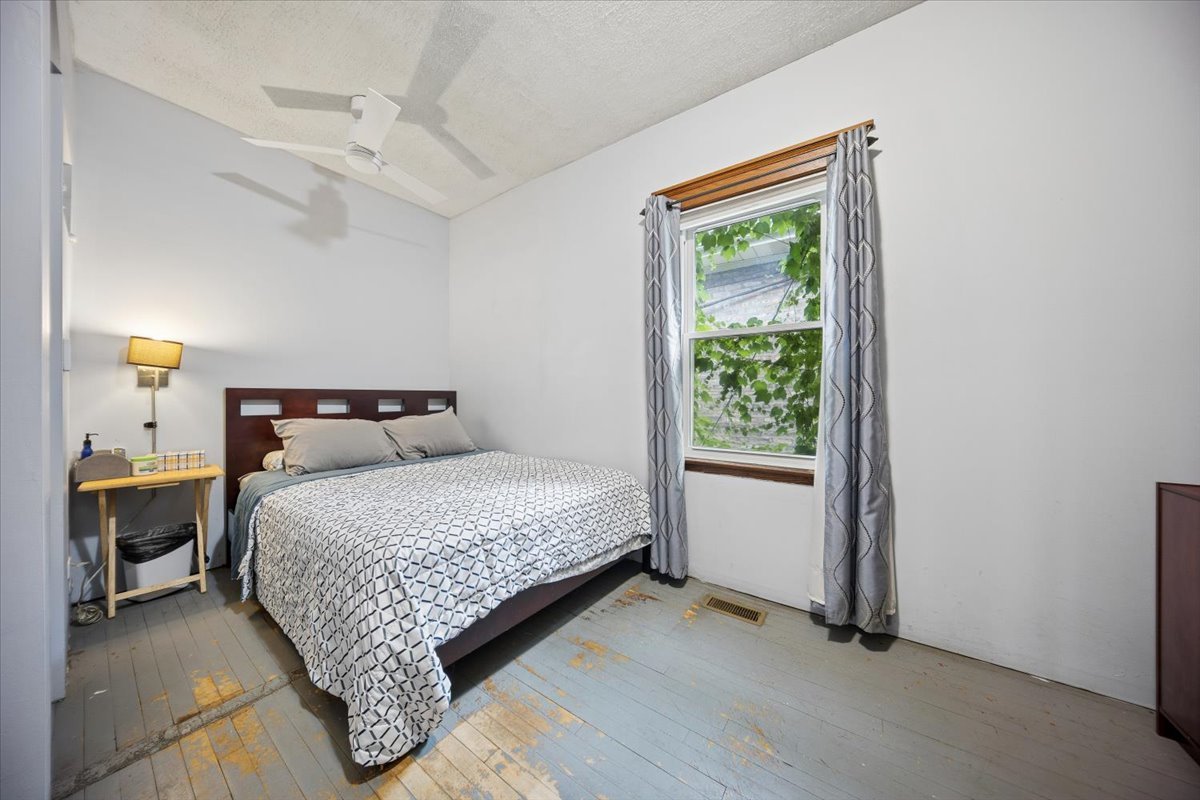 1906 S 58th Avenue Property Photo 13