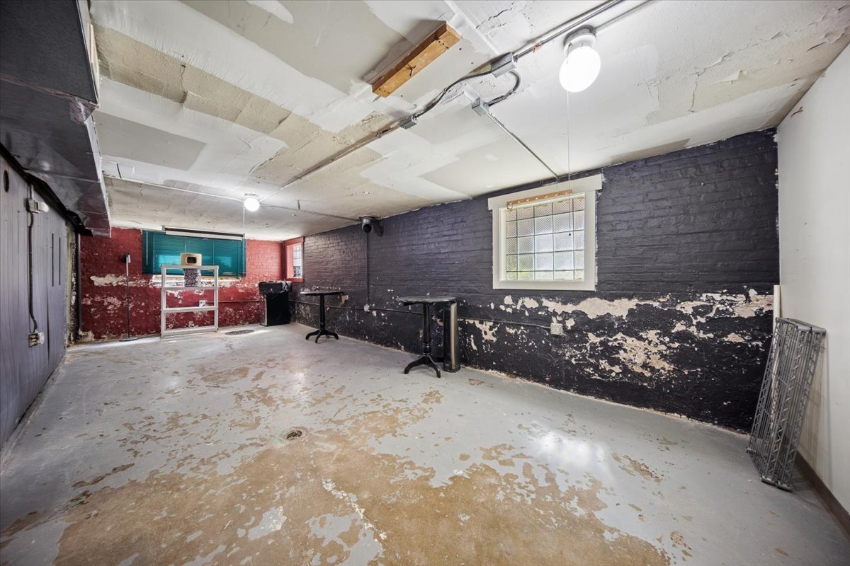 1906 S 58th Avenue Property Photo 19