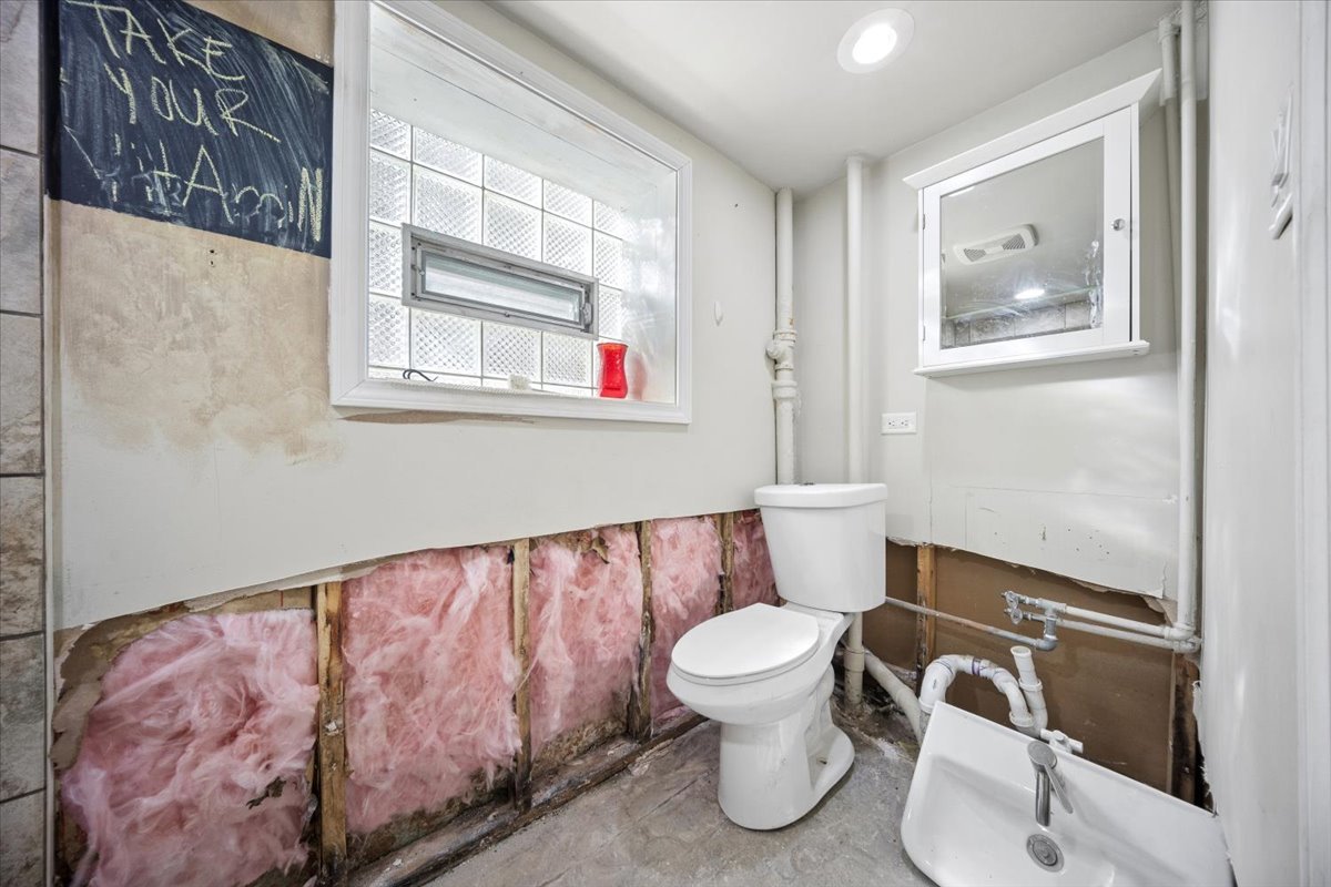 1906 S 58th Avenue Property Photo 22
