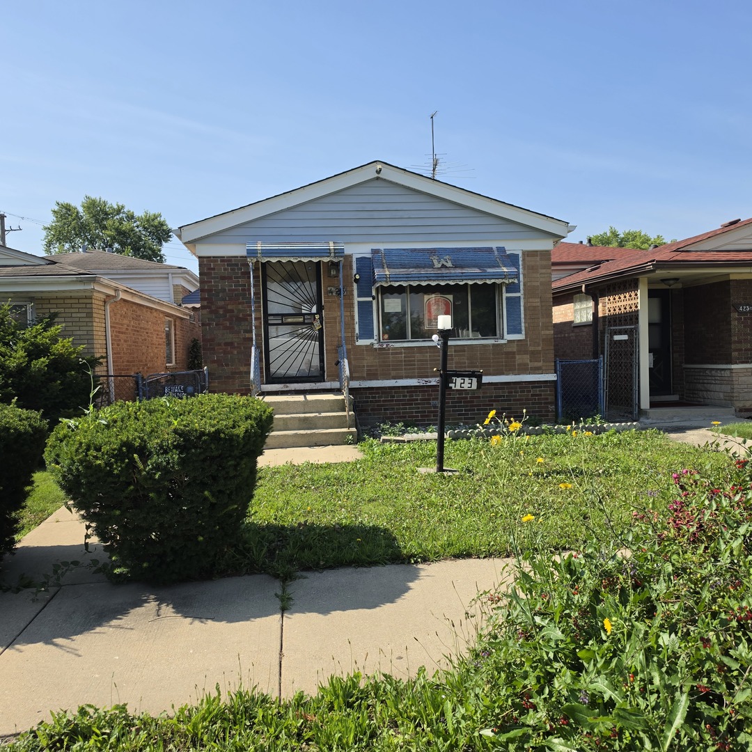 423 W 96th Place Property Photo 1