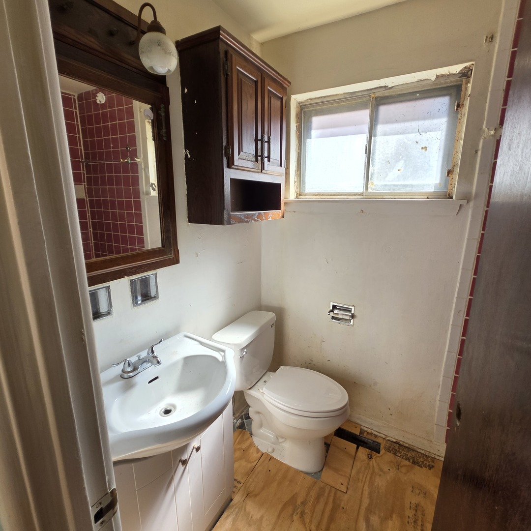 423 W 96th Place Property Photo 11