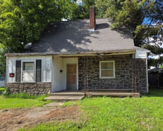 212 W McHaney Street Property Photo 1