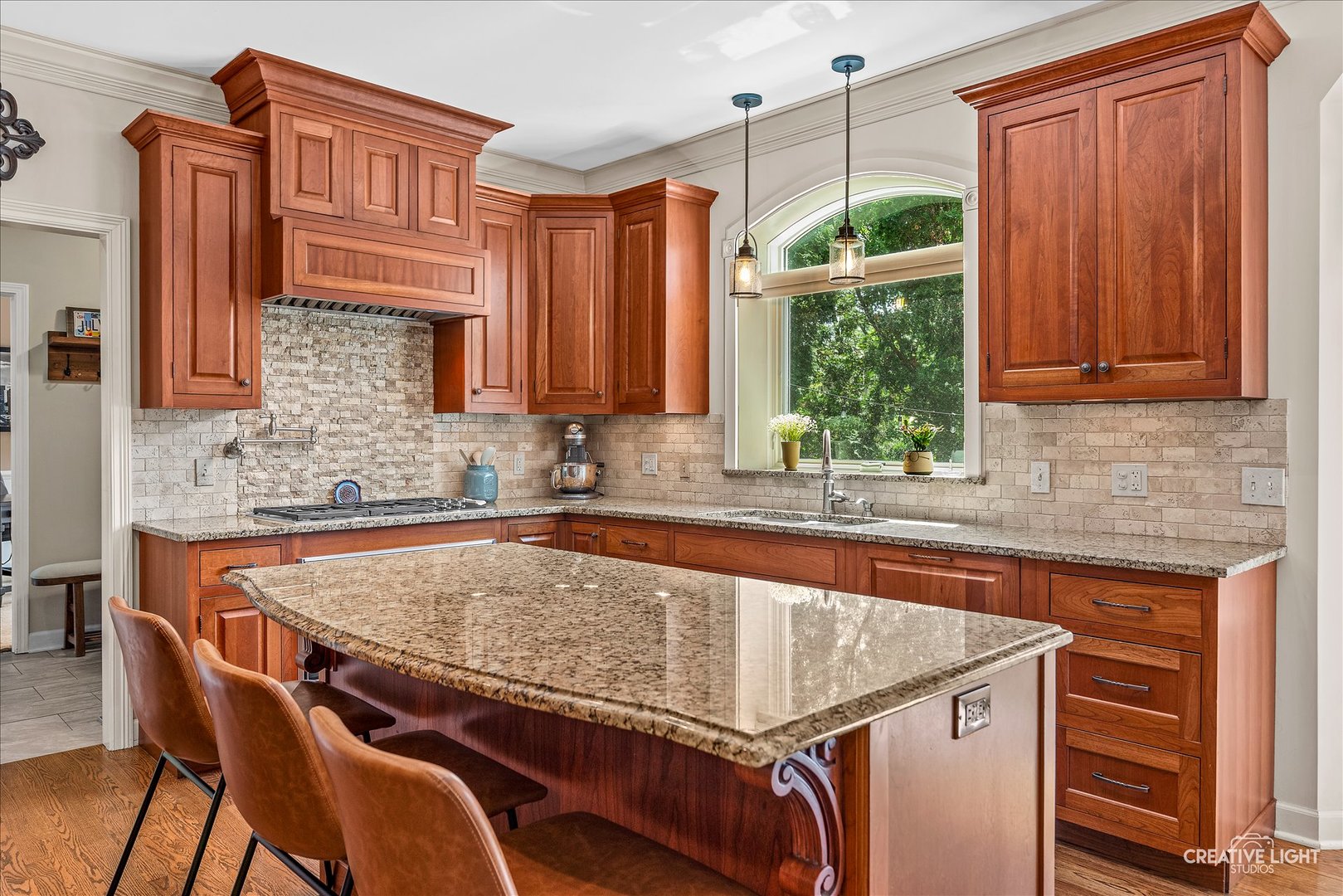 1160 Midwest Lane Property Photo 12
