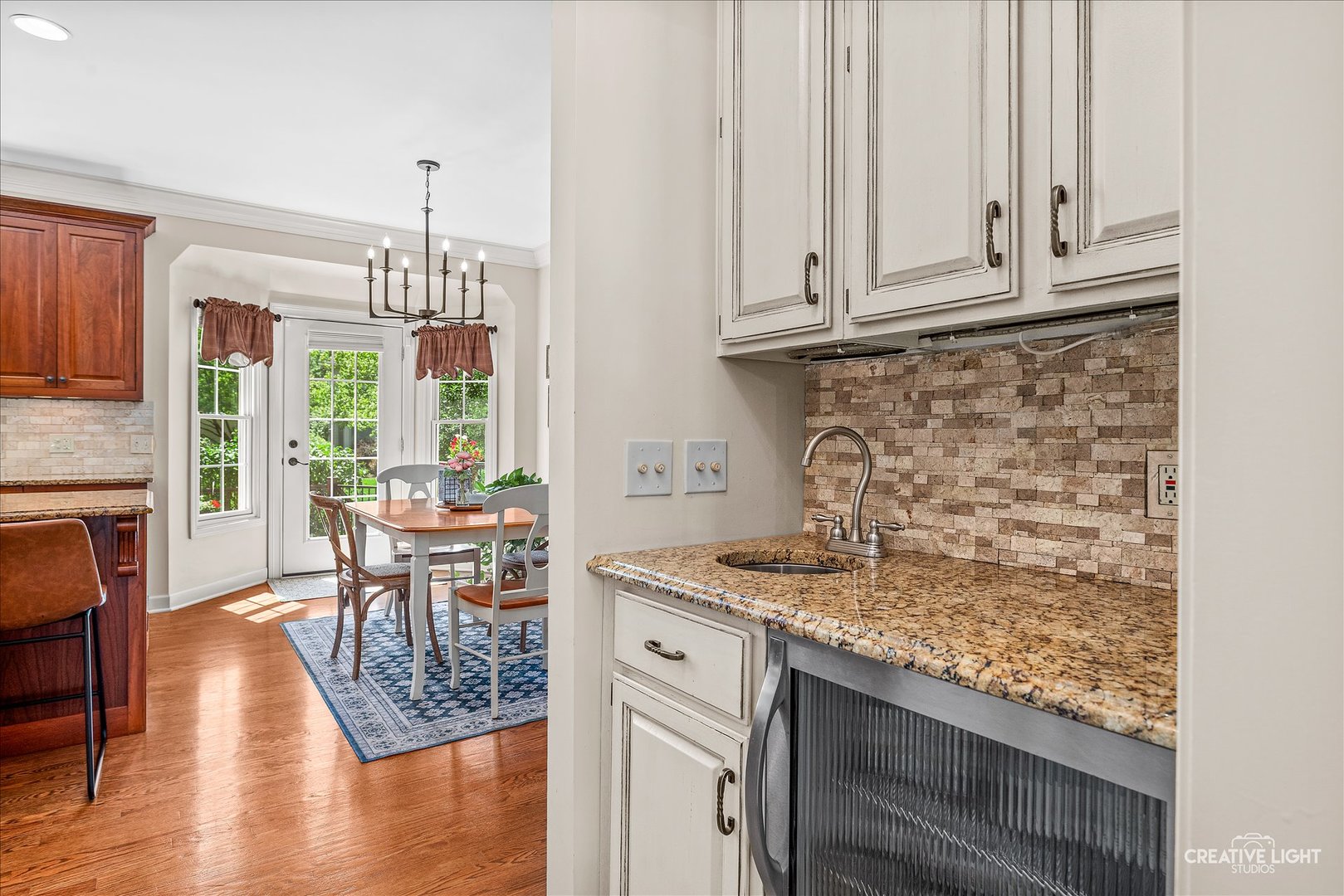 1160 Midwest Lane Property Photo 14