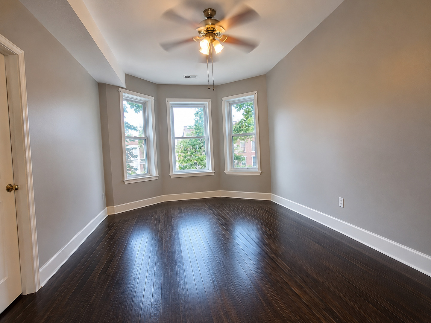 1040 N Lawndale Avenue Property Photo 6