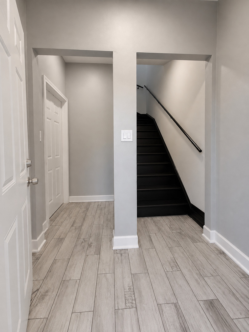 1040 N Lawndale Avenue Property Photo 7