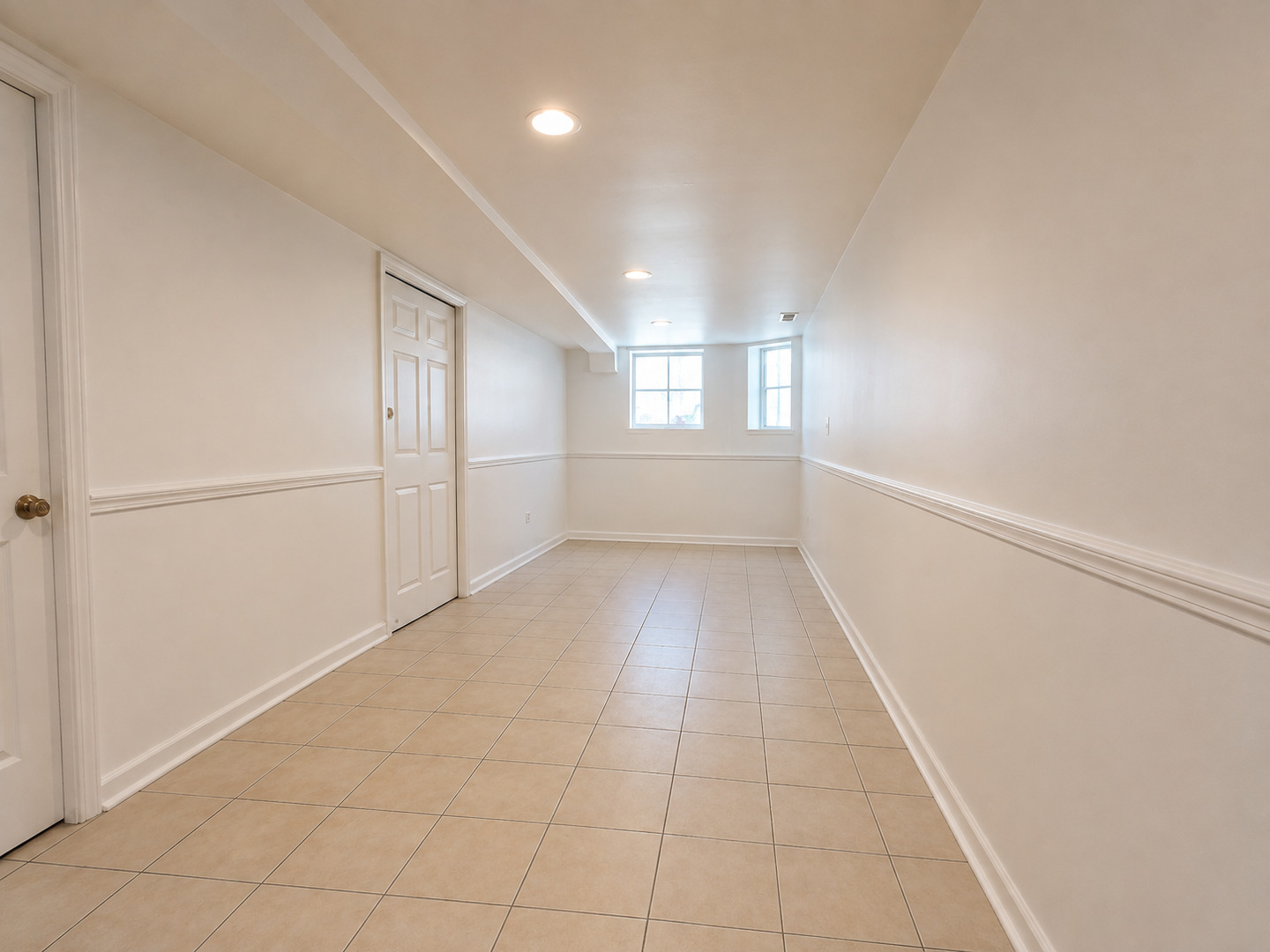 1040 N Lawndale Avenue Property Photo 10