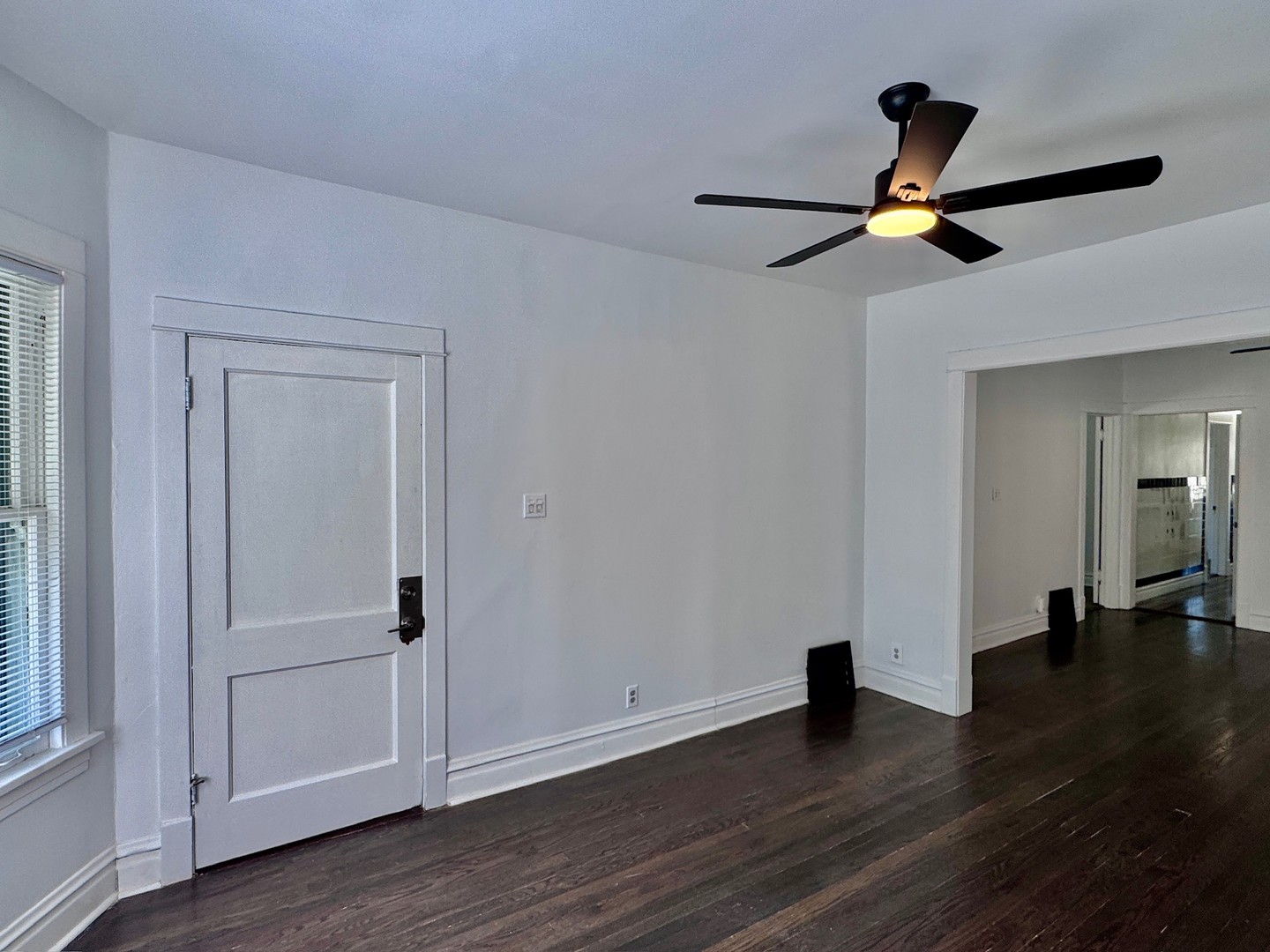 2047 N Lavergne Avenue 1 Property Photo 3