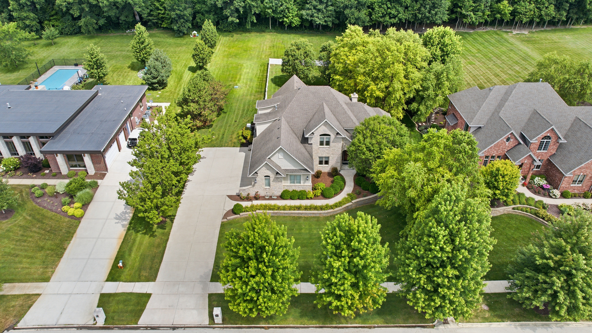 6117 Whitetail Ridge Drive Property Photo 1