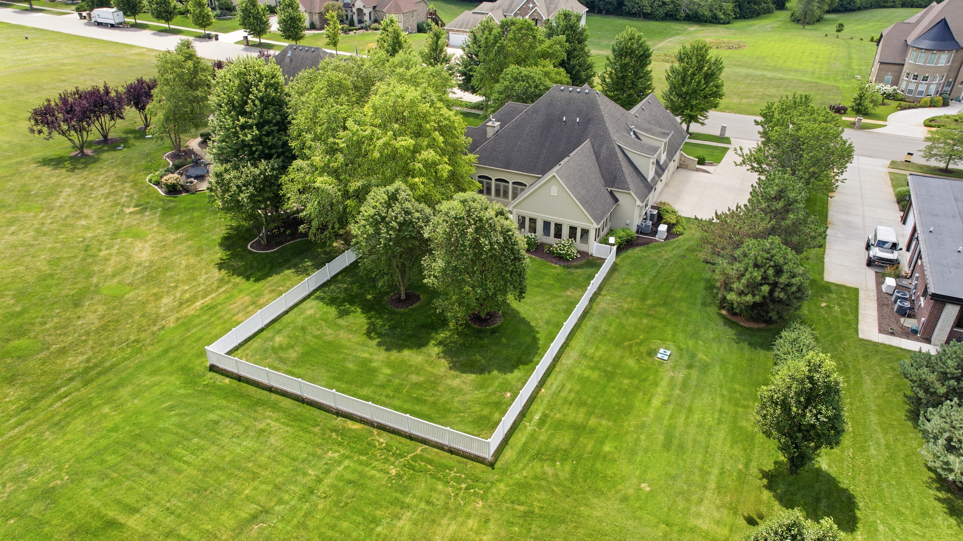 6117 Whitetail Ridge Drive Property Photo 3
