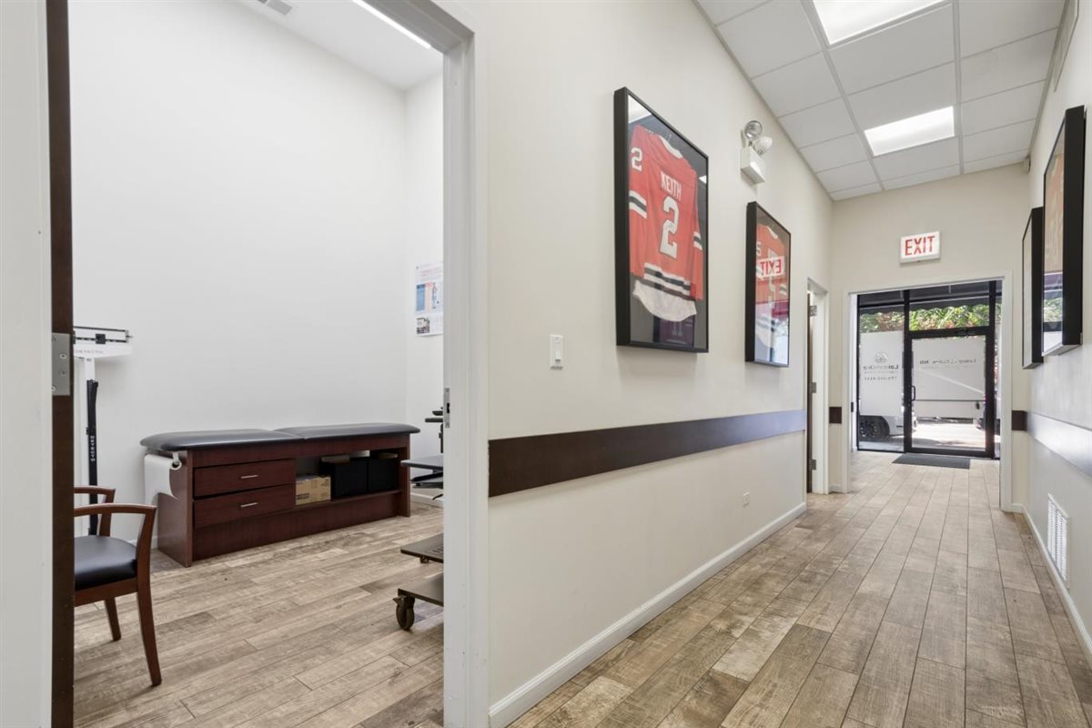 2219-23 W Belmont Avenue Property Photo 8