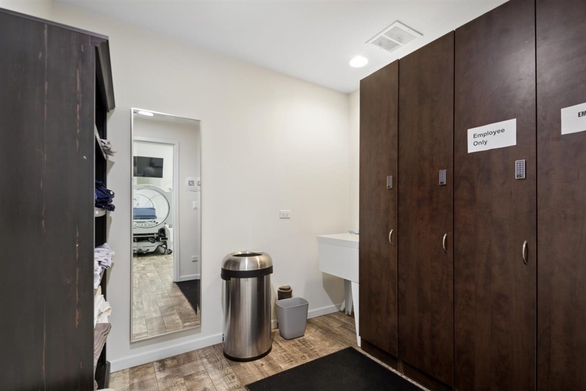 2219-23 W Belmont Avenue Property Photo 12