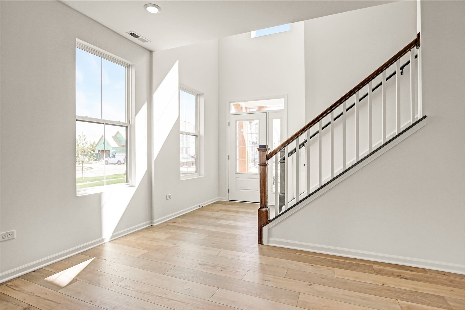 15422 W Amelia Circle Property Photo 2