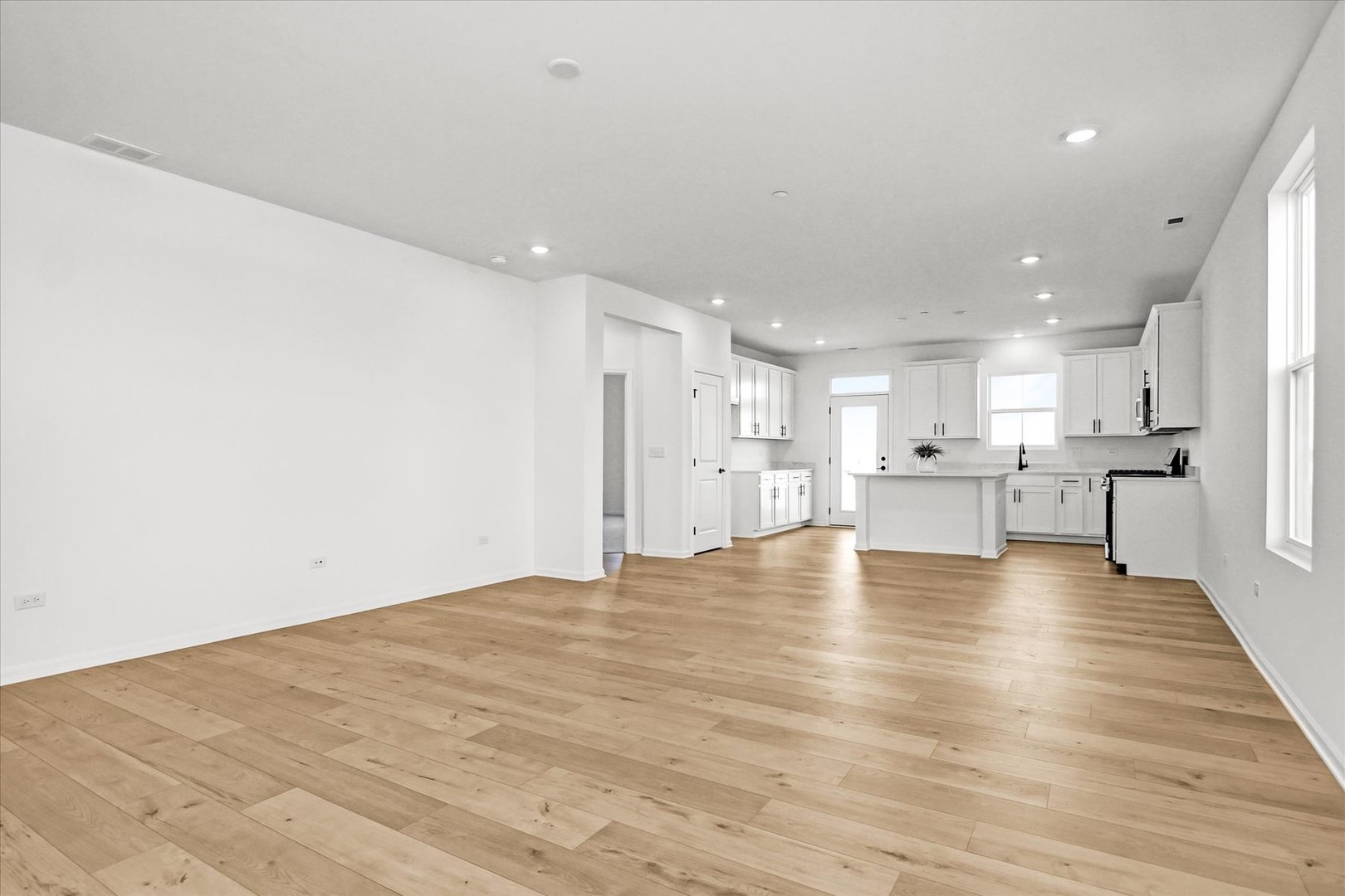 15422 W Amelia Circle Property Photo 3