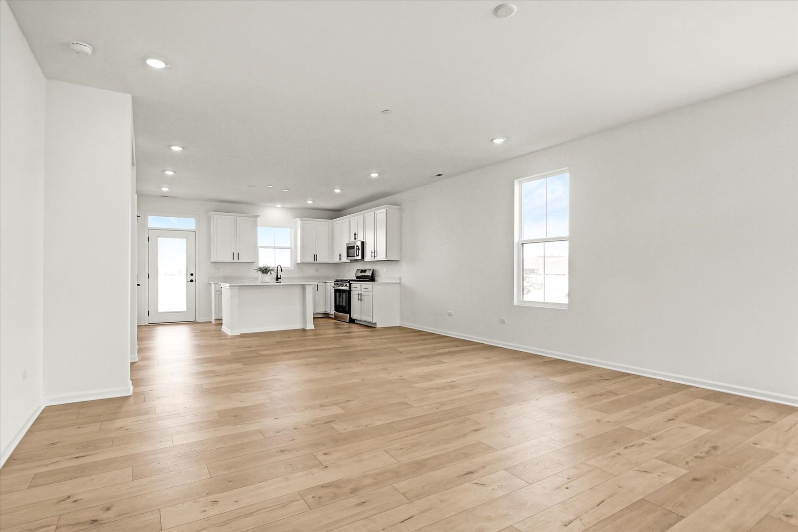 15422 W Amelia Circle Property Photo 4