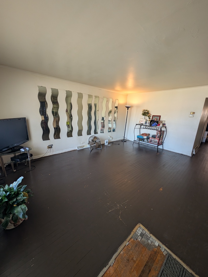 14300 Avalon Avenue Property Photo 3