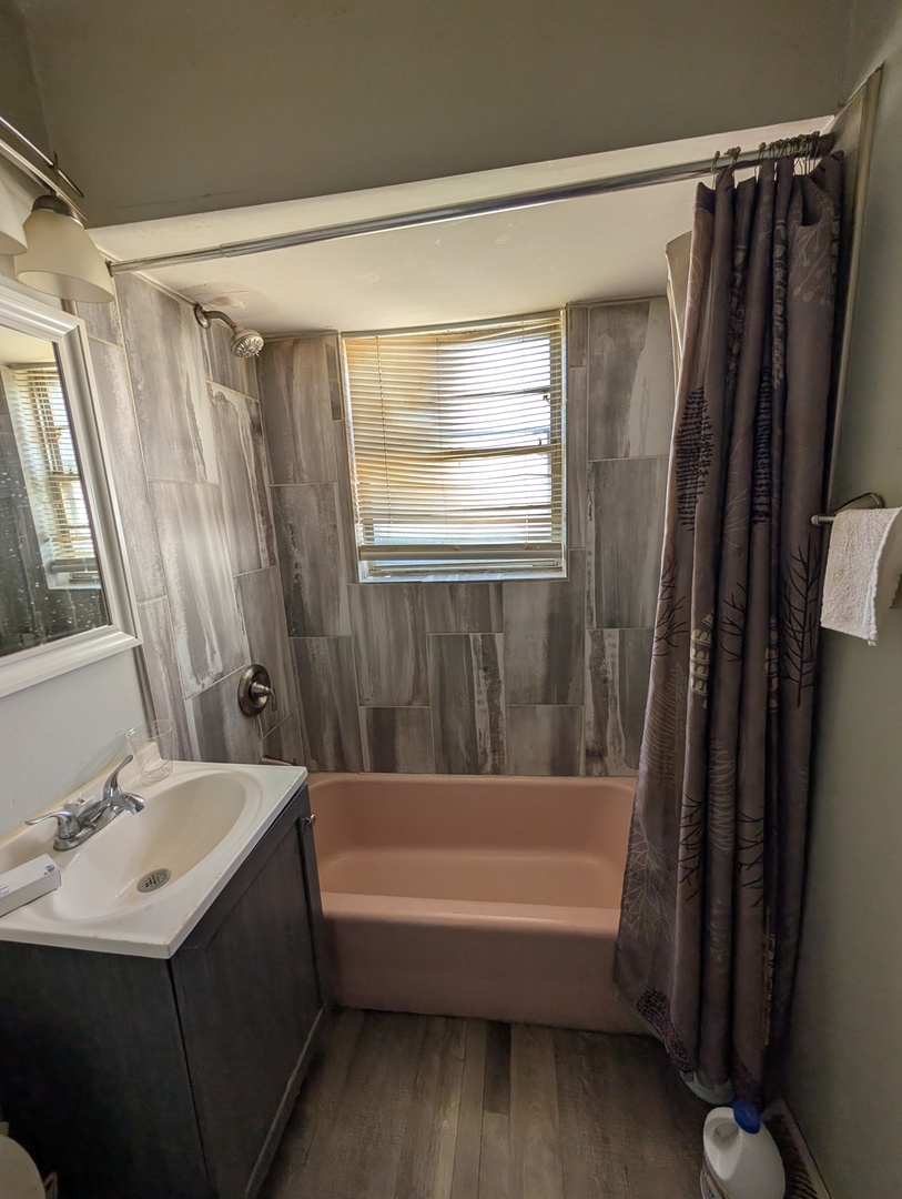 14300 Avalon Avenue Property Photo 8