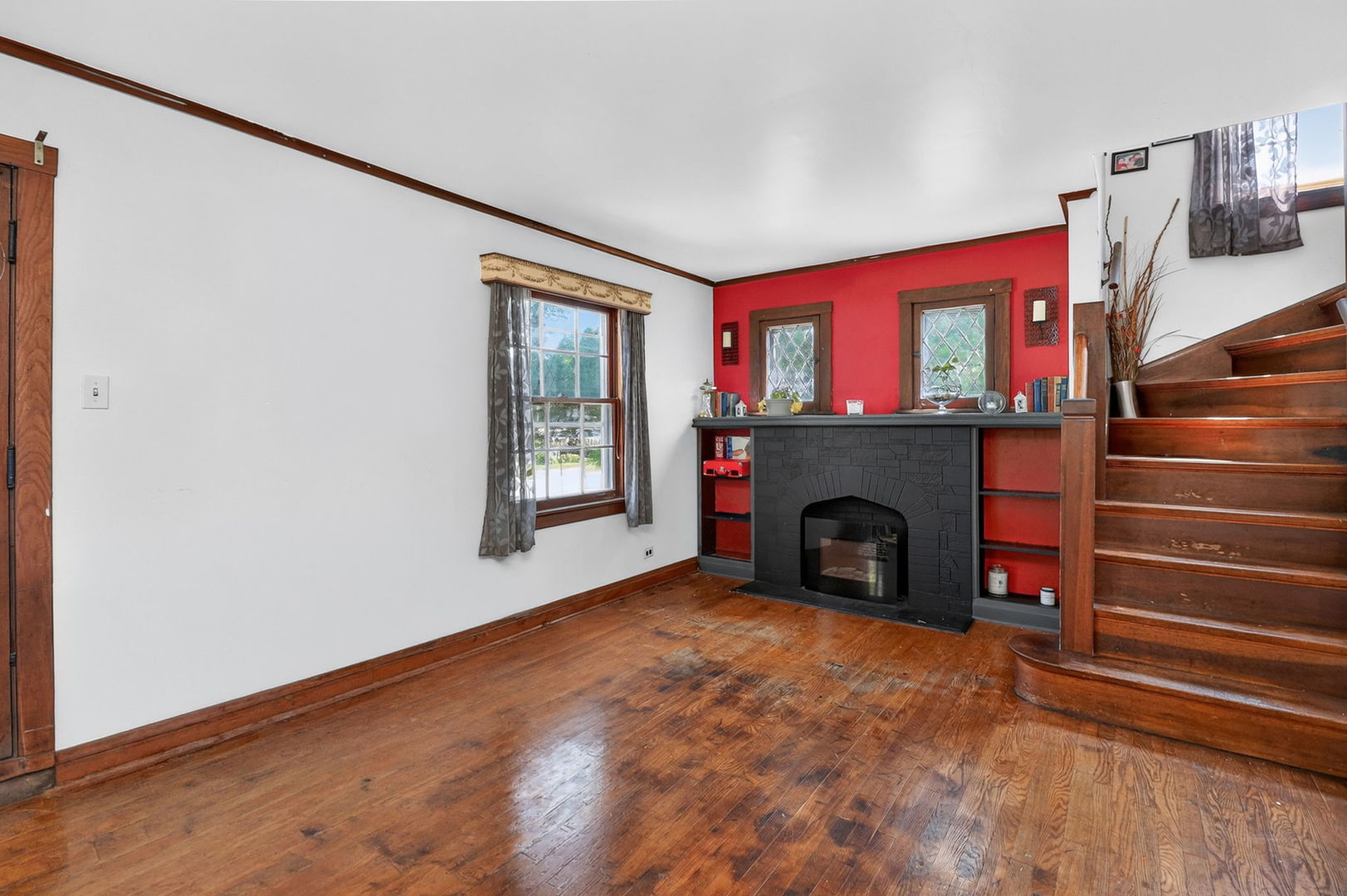 10305 Dickens Avenue Property Photo 11