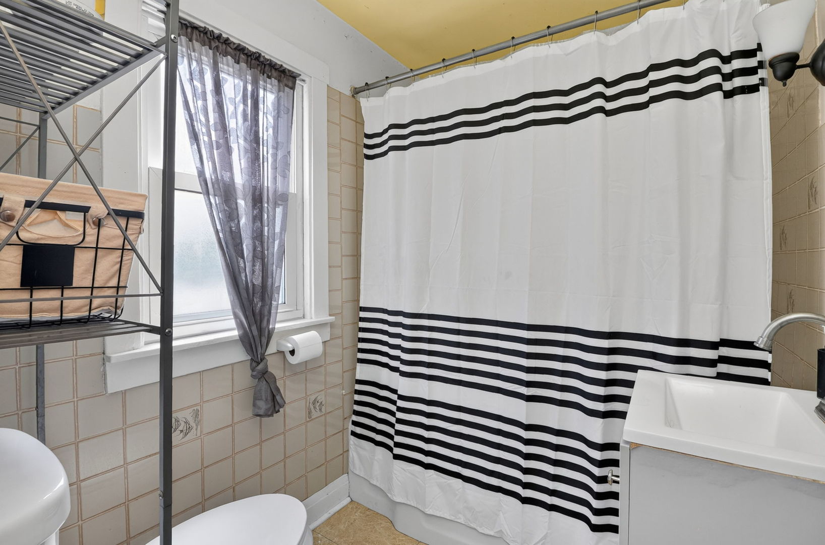 10305 Dickens Avenue Property Photo 13