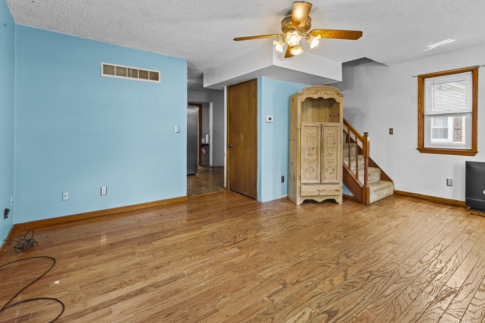 207 E Taylor Street Property Photo 8