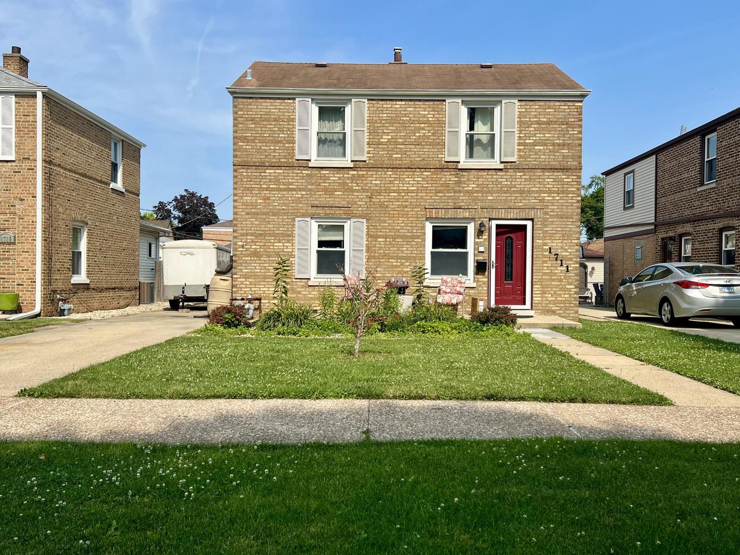 1711 N 73rd Ct Court Property Photo 1