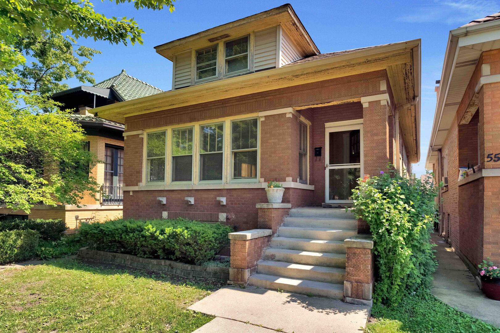 5505 W Cullom Avenue Property Photo 2