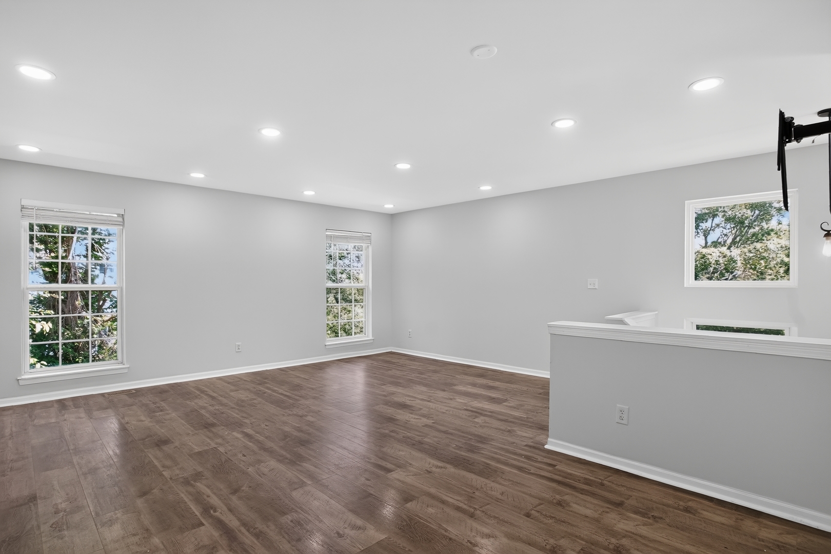 440 Newport Circle Property Photo 8