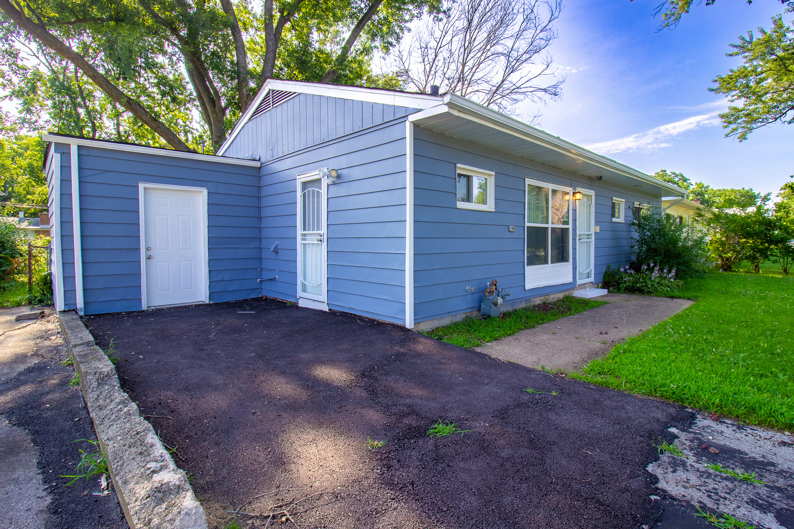 16523 Spaulding Avenue Property Photo 3