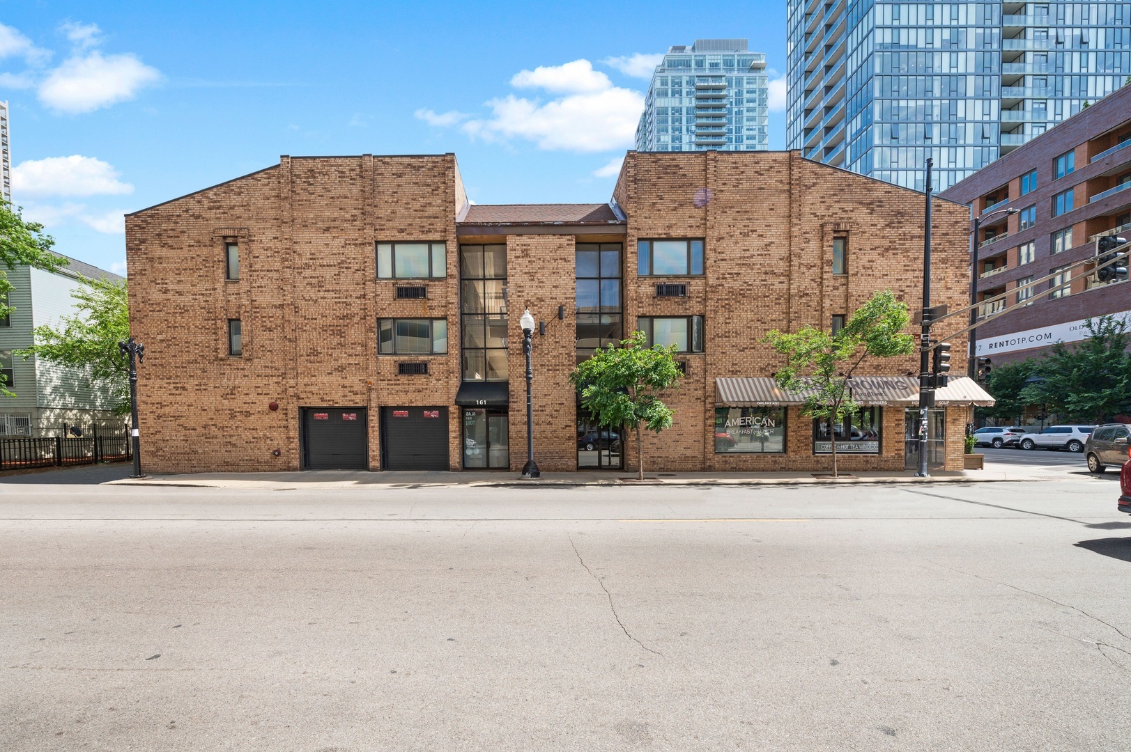 163 W Division Street 208 Property Photo 1