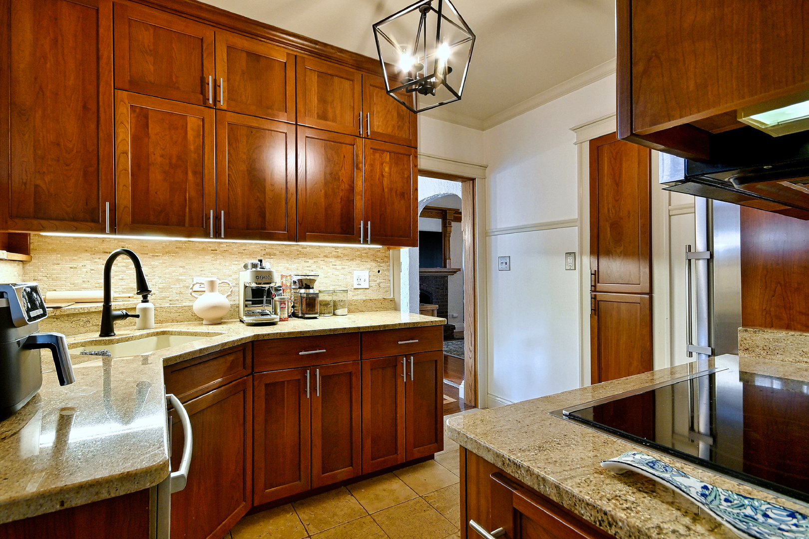 129 E Washington Street Property Photo 14