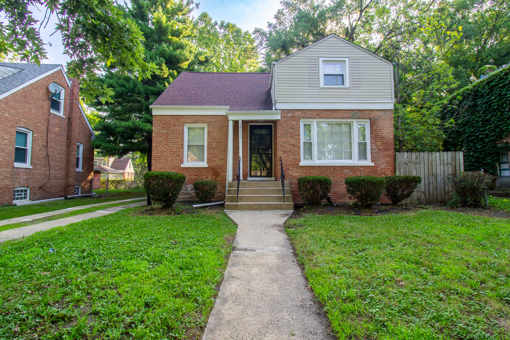 14111 Manor Avenue Property Photo 1