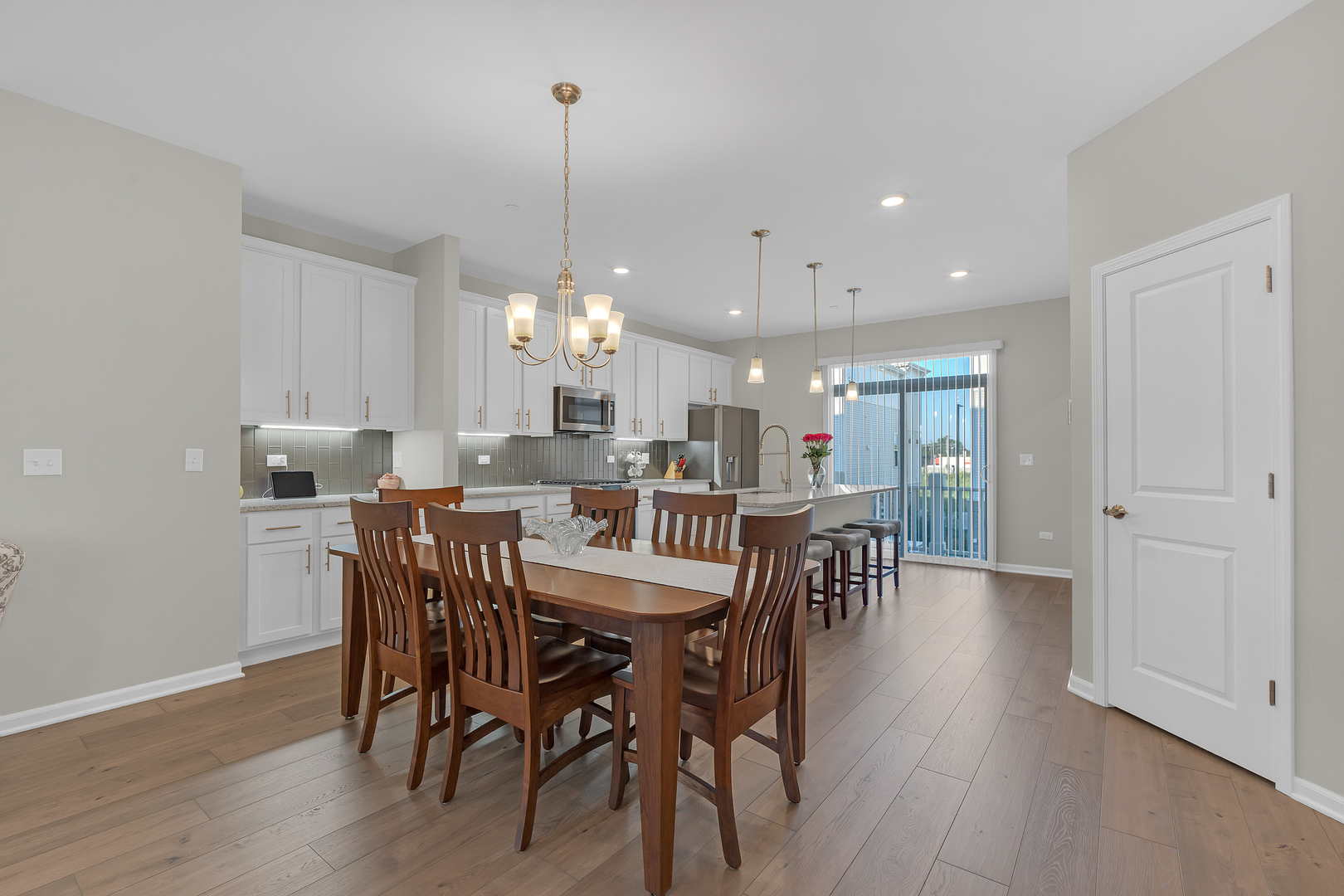 1546 Slade Way Property Photo 4