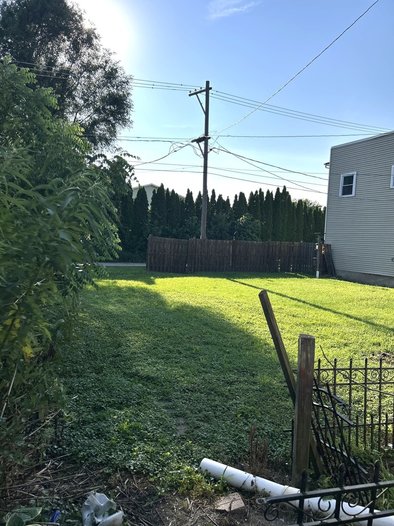 9905 Main Street Property Photo 4
