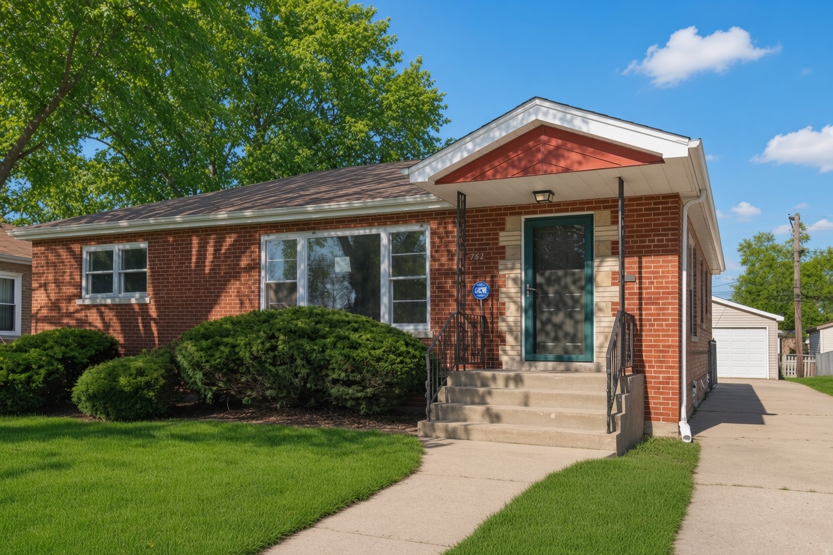 752 E 164th Street Property Photo 1