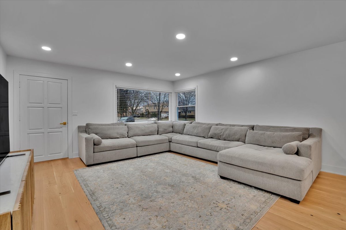 9317 Olcott Avenue Property Photo 4
