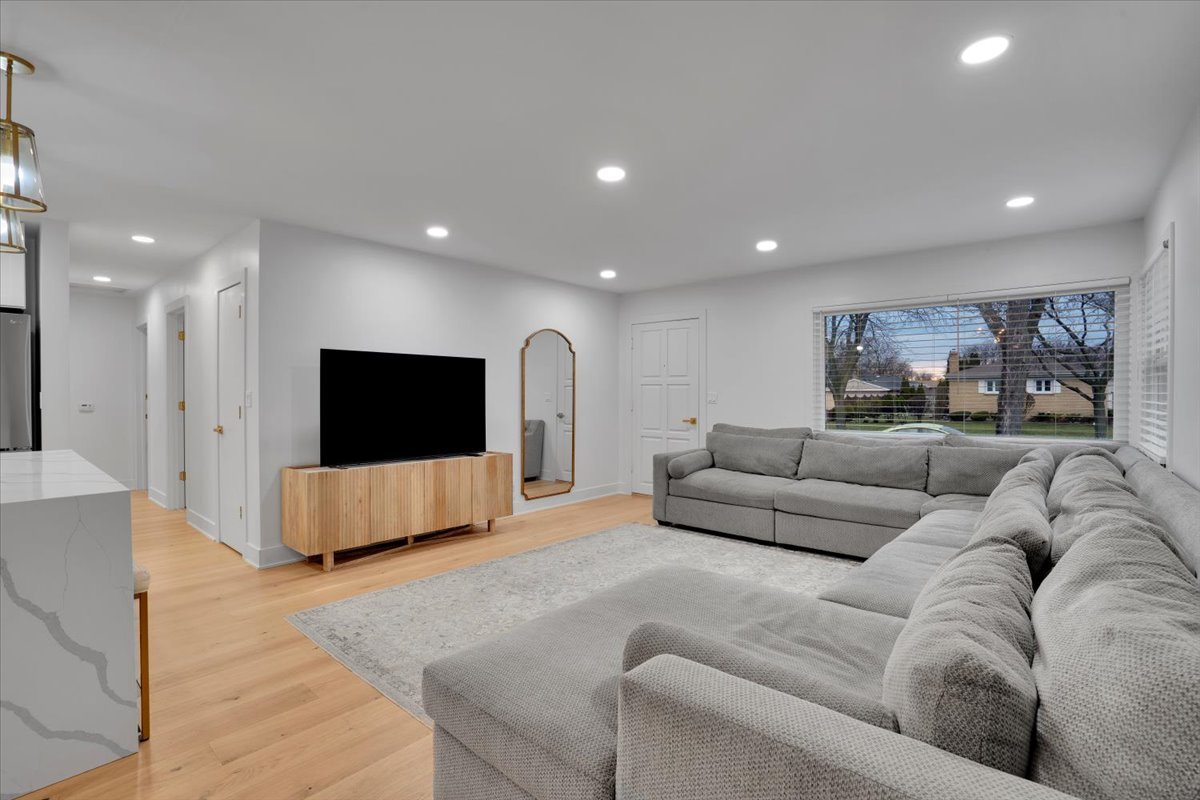 9317 Olcott Avenue Property Photo 6