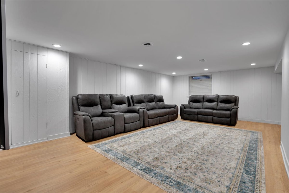 9317 Olcott Avenue Property Photo 9