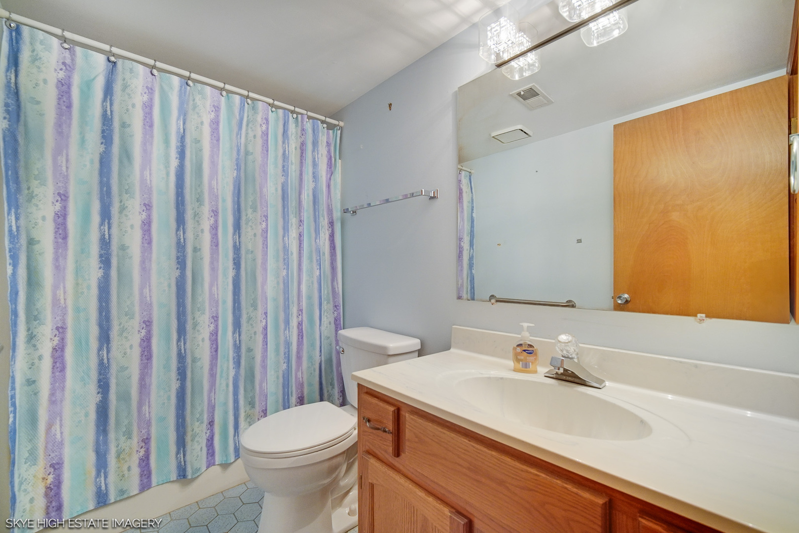18315 Burnham Avenue 204 Property Photo 7