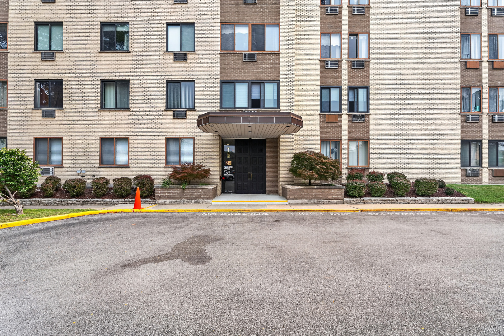 9745 S Karlov Avenue 205 Property Photo 15