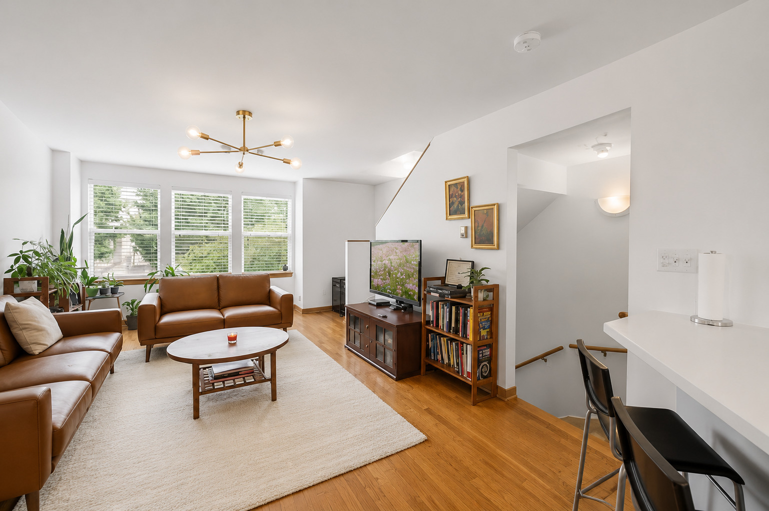 1009 E 61st Street Property Photo 6