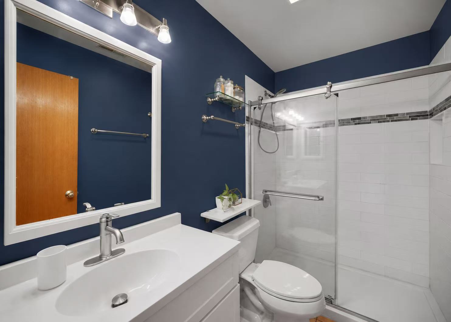 1009 E 61st Street Property Photo 9