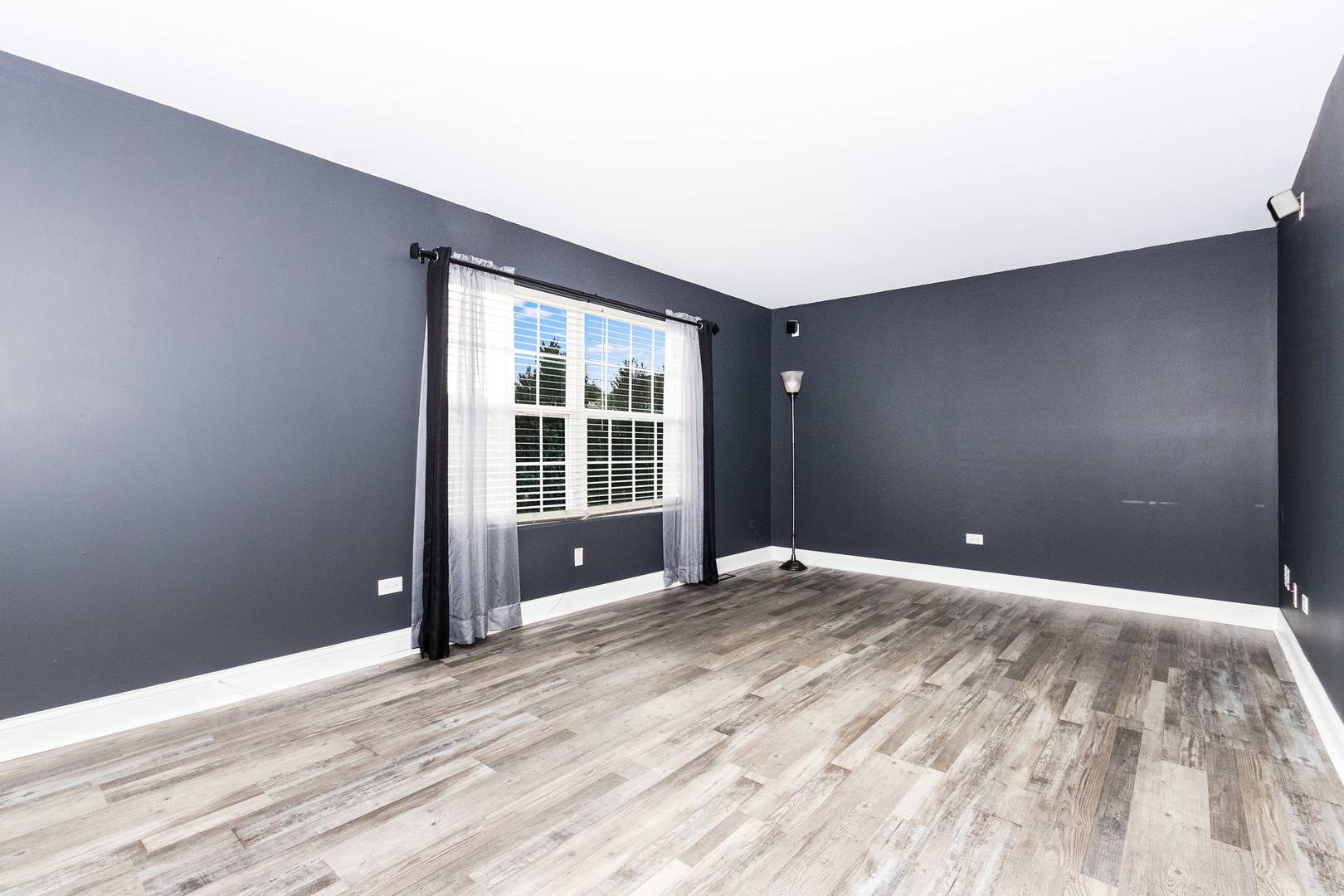 732 Oakwood Street Property Photo 13