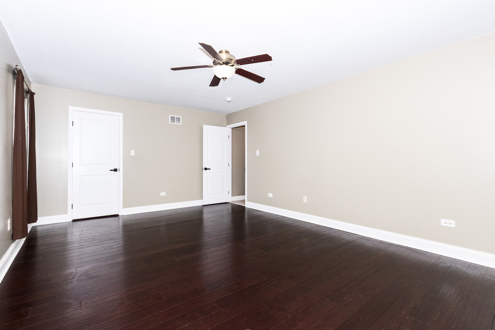 732 Oakwood Street Property Photo 17