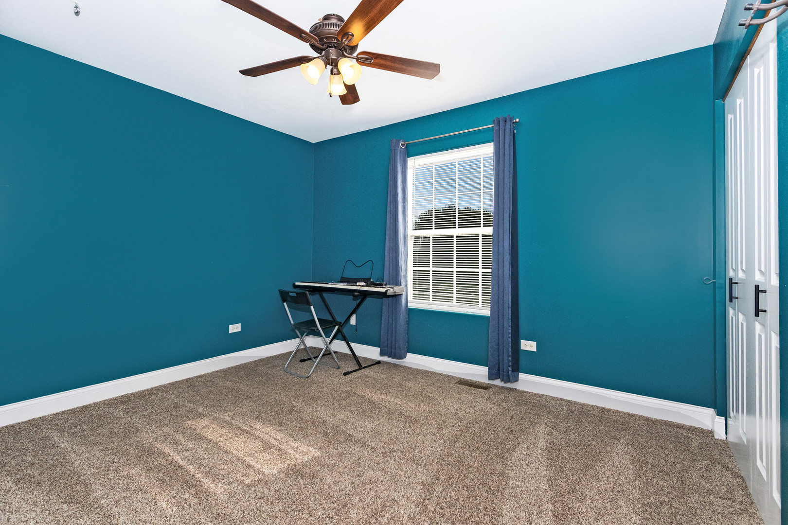 732 Oakwood Street Property Photo 20