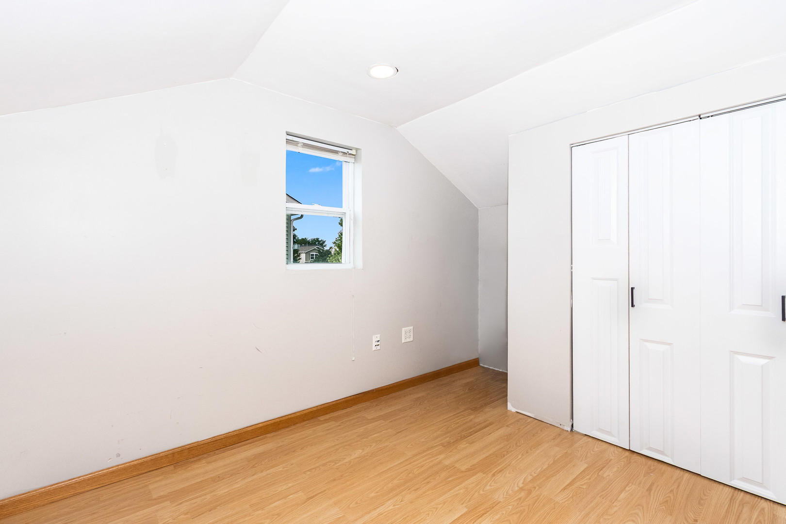 732 Oakwood Street Property Photo 24
