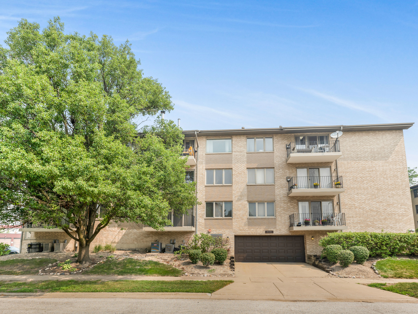 4530 W 93rd Street 2d Property Photo 3