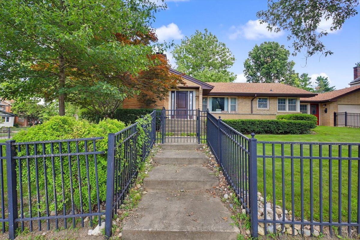 305 Colton Avenue Property Photo 3