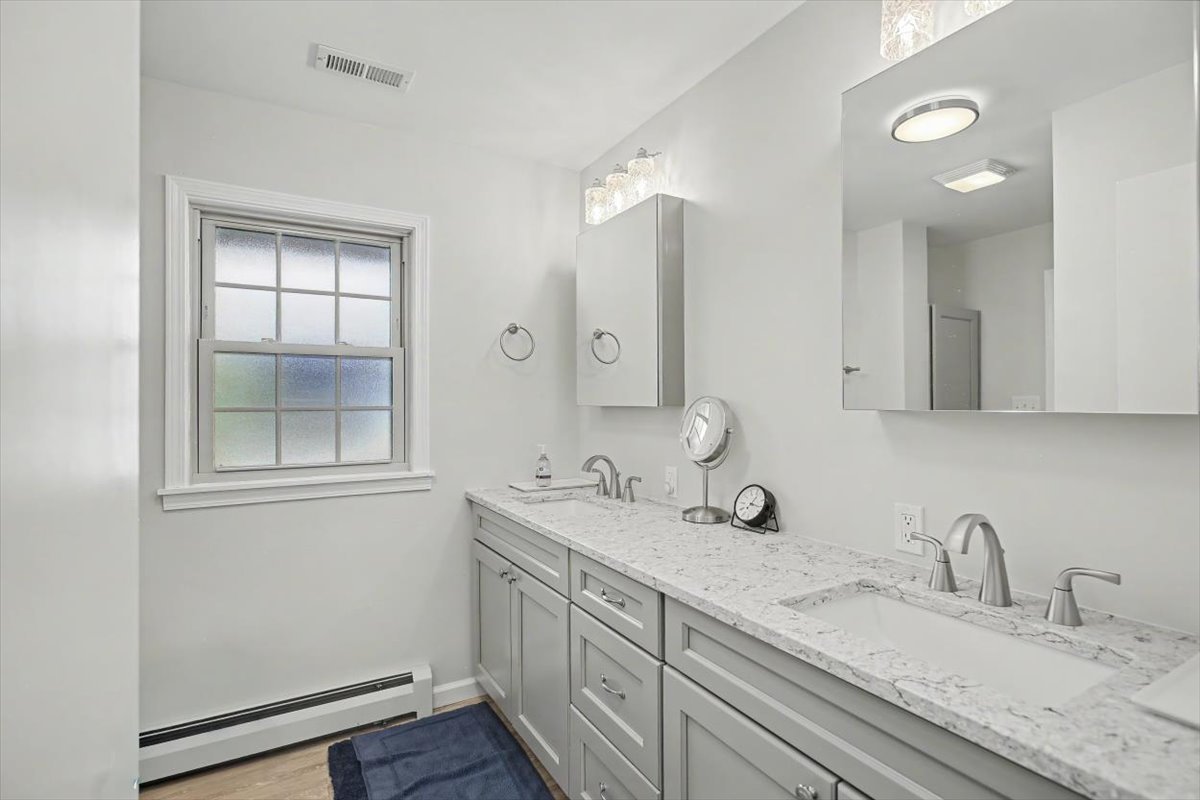 305 Colton Avenue Property Photo 4